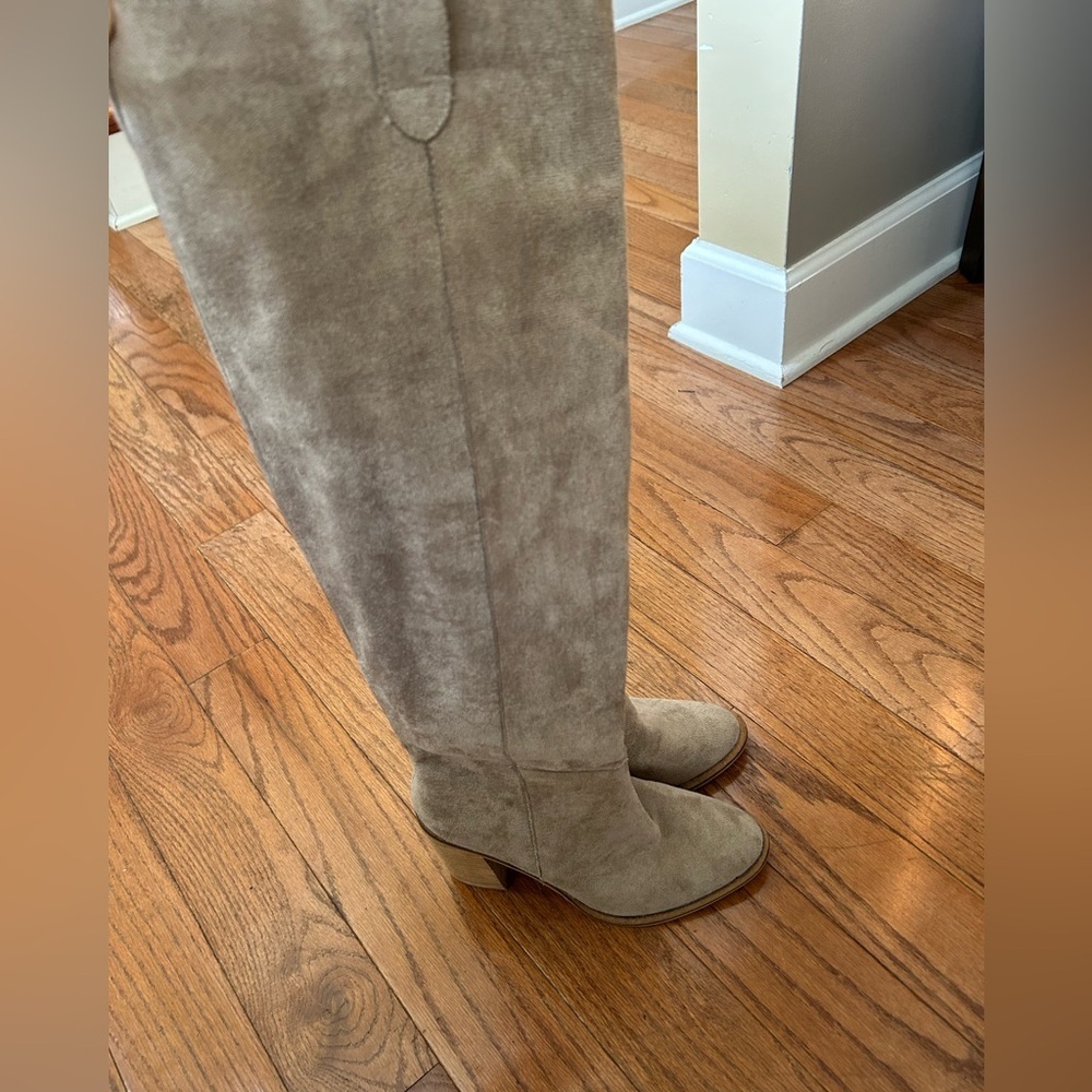 Oasis Society Brown/Beige Faux Suede 4” Tall Heeled Knee High Boots Size 7 Women - Picture 6 of 12